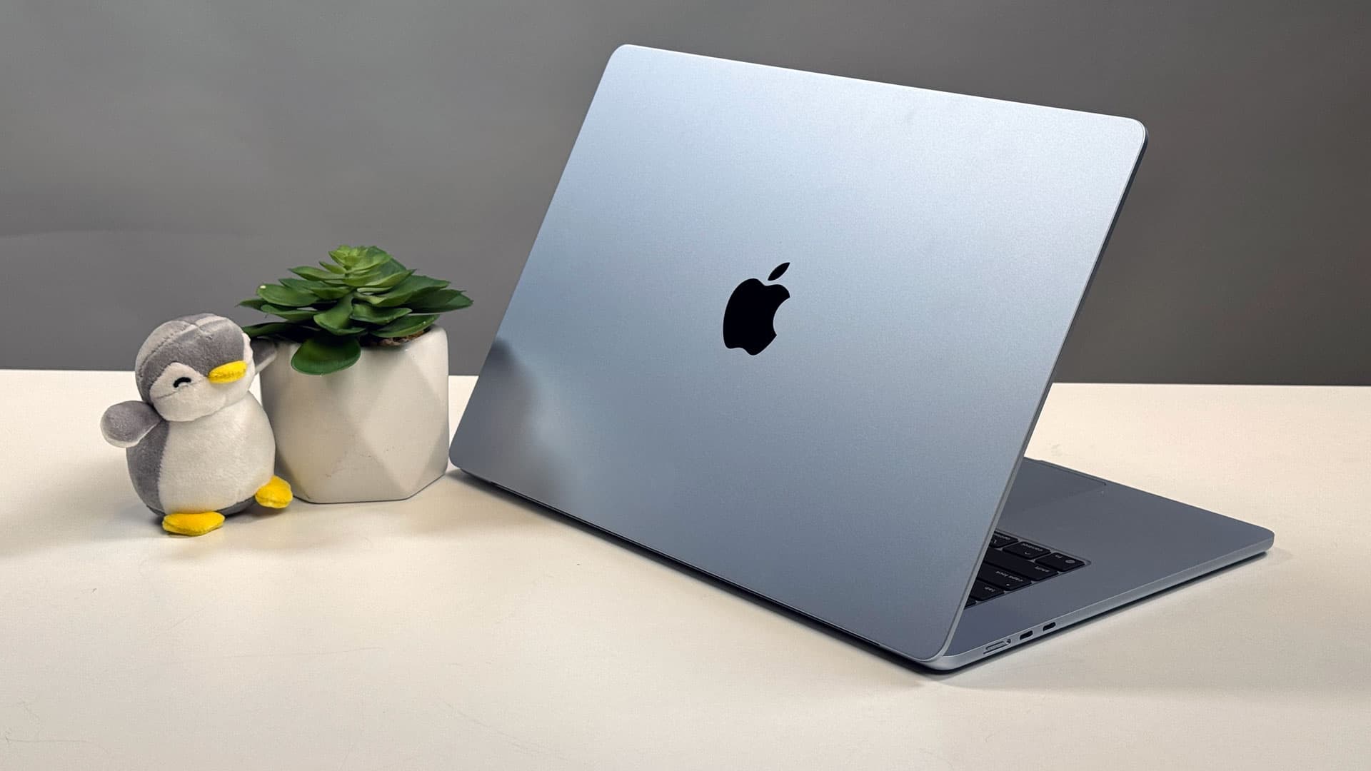 Apple MacBook Neo (Early 2026) 13-inch Laptop | Apple A18 Pro Chip, 8GB RAM, 256GB SSD, Liquid Retina Display | Blush ( Pre-owned ), image 1 of 4